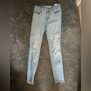 Levi’s 711 Skinny Ankle